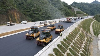 重遵擴(kuò)容項(xiàng)目路面24標(biāo):&ldquo;微創(chuàng)新&rdquo;助力高速公路高質(zhì)量建設(shè)